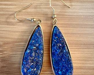 Jewelry! TONS of Earrings, Necklaces, Bracelets and Brooches!