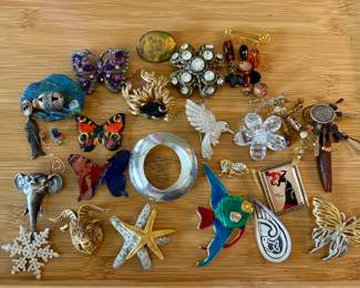 Jewelry! TONS of Earrings, Necklaces, Bracelets and Brooches!