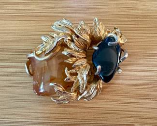 Jewelry! TONS of Earrings, Necklaces, Bracelets and Brooches!