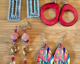 Jewelry! TONS of Earrings, Necklaces, Bracelets and Brooches!