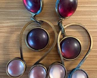 Jewelry! TONS of Earrings, Necklaces, Bracelets and Brooches!