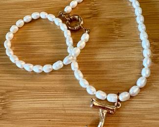Jewelry! TONS of Earrings, Necklaces, Bracelets and Brooches!
