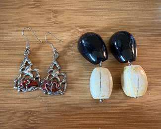 Jewelry! TONS of Earrings, Necklaces, Bracelets and Brooches!