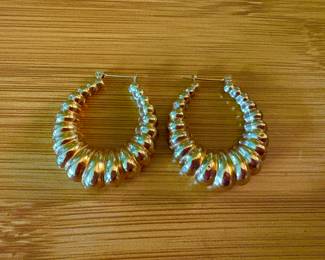 Jewelry! TONS of Earrings, Necklaces, Bracelets and Brooches!