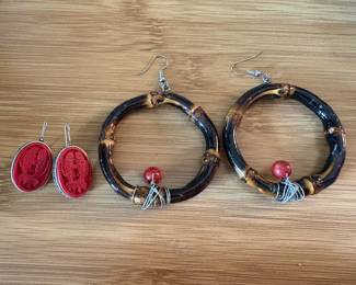 Jewelry! TONS of Earrings, Necklaces, Bracelets and Brooches!