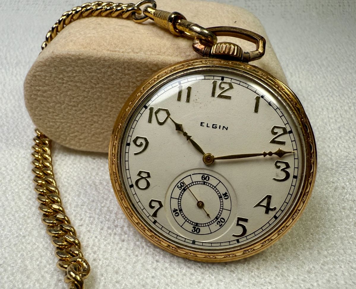 Antique Elgin gold plated pocket watch