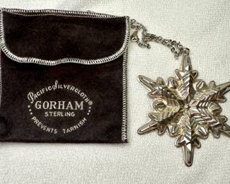Gorham 1972 sterling silver snowflake pendant necklace