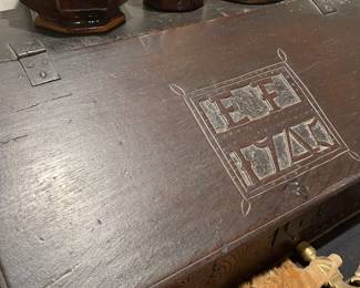 1700s table top desk.