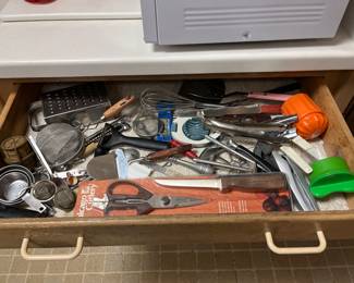 miscellaneous kitchen items