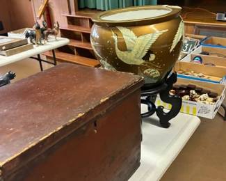 golden crane oversized planter