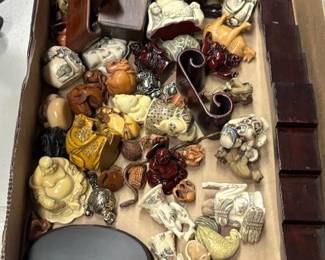 netske & other detailed smalls w/ stands 
