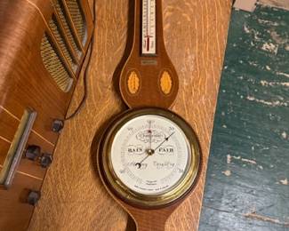 Barometer with inlay