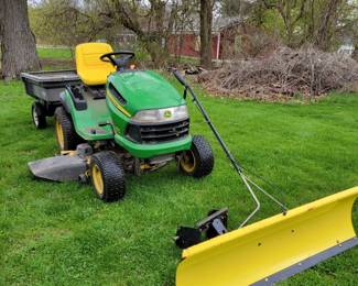 John Deere Lawn Tractor front view