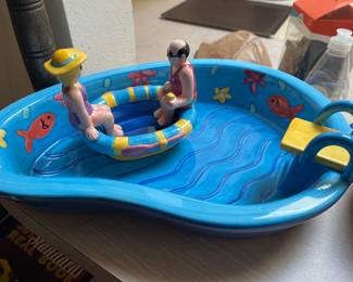Whimsical swimming pool bowl for snacks