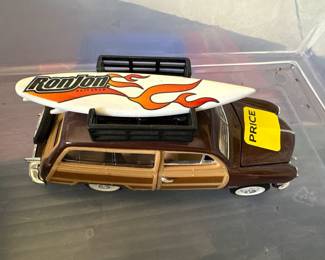 Ron Jon wagon with surf board