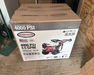 New in Box 4000PSI Simpson Pressure Washer, Honda Motor