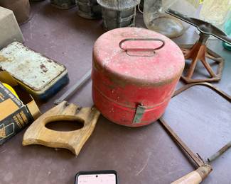 VINTAGE HEAD LIGHT CASE. 