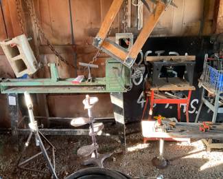 OLD MACHINE LATHE