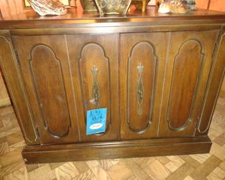 MCM BROYHILL DRUM END TABLE