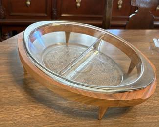 Distinguished Gift Creation Glasbake USA Serving bowl w/Solid American Walnut Holder!