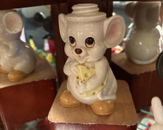 Vtg Andre Richard Mouse Soap Dispenser!