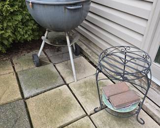Grill, weber, plant stand