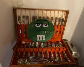 Vintage Holmes/Edwards 12 Piece Place Set Plus Service, Flatware, Chest.