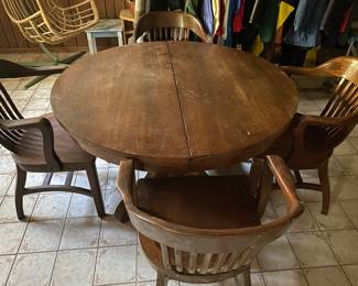 Vintage Mahogany Dining Table with Leaves