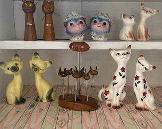 Cat theme Salt & Pepper Shakers and one 'Party Pics" holder