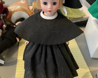 Madame Alexander "The Sound of Music" Nun
