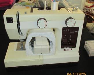 Pfaff Portable Sewing Machine. Not sure if used. Has carry cover.