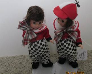 Madame Alexander "Twiddle Dee and Twiddle Dum" - Twiddle Dee has lost her hat!
