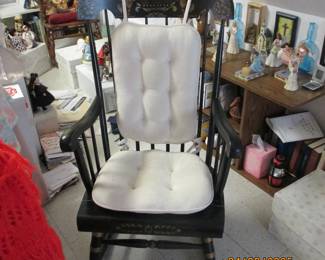 Rocking Chair, black w/ pattern