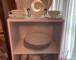 China dishes service for 8.