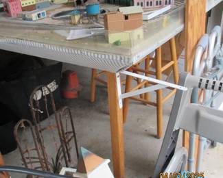 Train track set up table