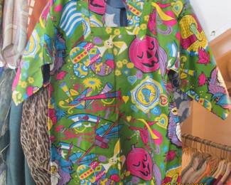 "Design House" Fun Project Coverup - ties in back. Fun fabric...covers all the seasons.