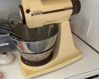 Sunbeam Electric Mixer....Vintage for sure!