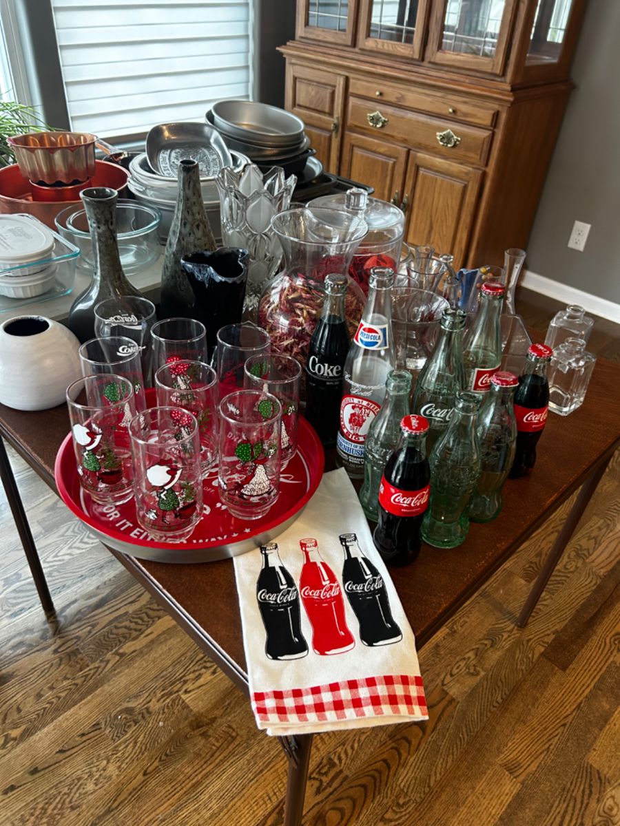 Coke collection, vintage coke set of 8 glassware, vases