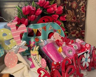 All sorts of fun holiday decor