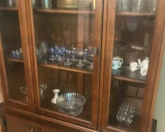 Nice medium sized china cabinet!