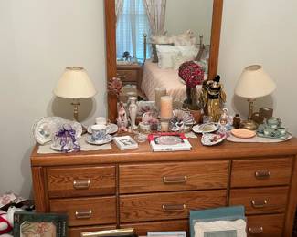 Great selection of framed artwork and indoor decor