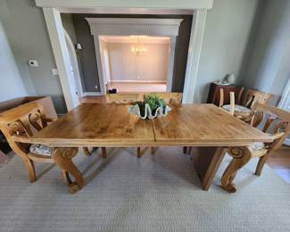 Dining table with one leaf and 6 chairs