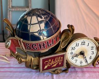 Schlitz clock