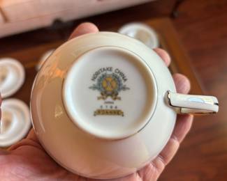 Noritake Roxanne: teapot, cream & sugar, 6 cups, saucers & plates
$300.00 set