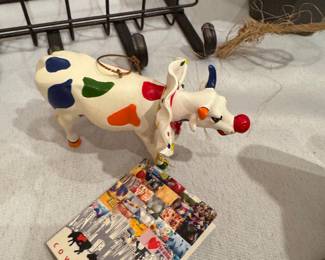 Cow parade figurine