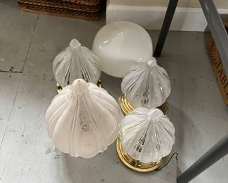 Lighting fixtures