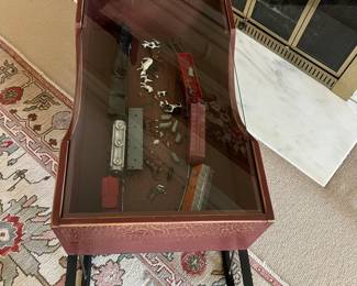 sleigh display table