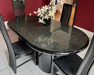 Contemporary dining table with 2 leaves