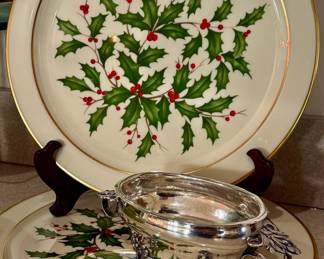 Large Lenox HOLIDAY chop plates