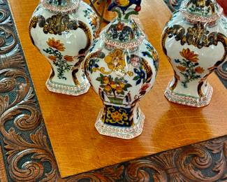 Important antique Delft canisters.